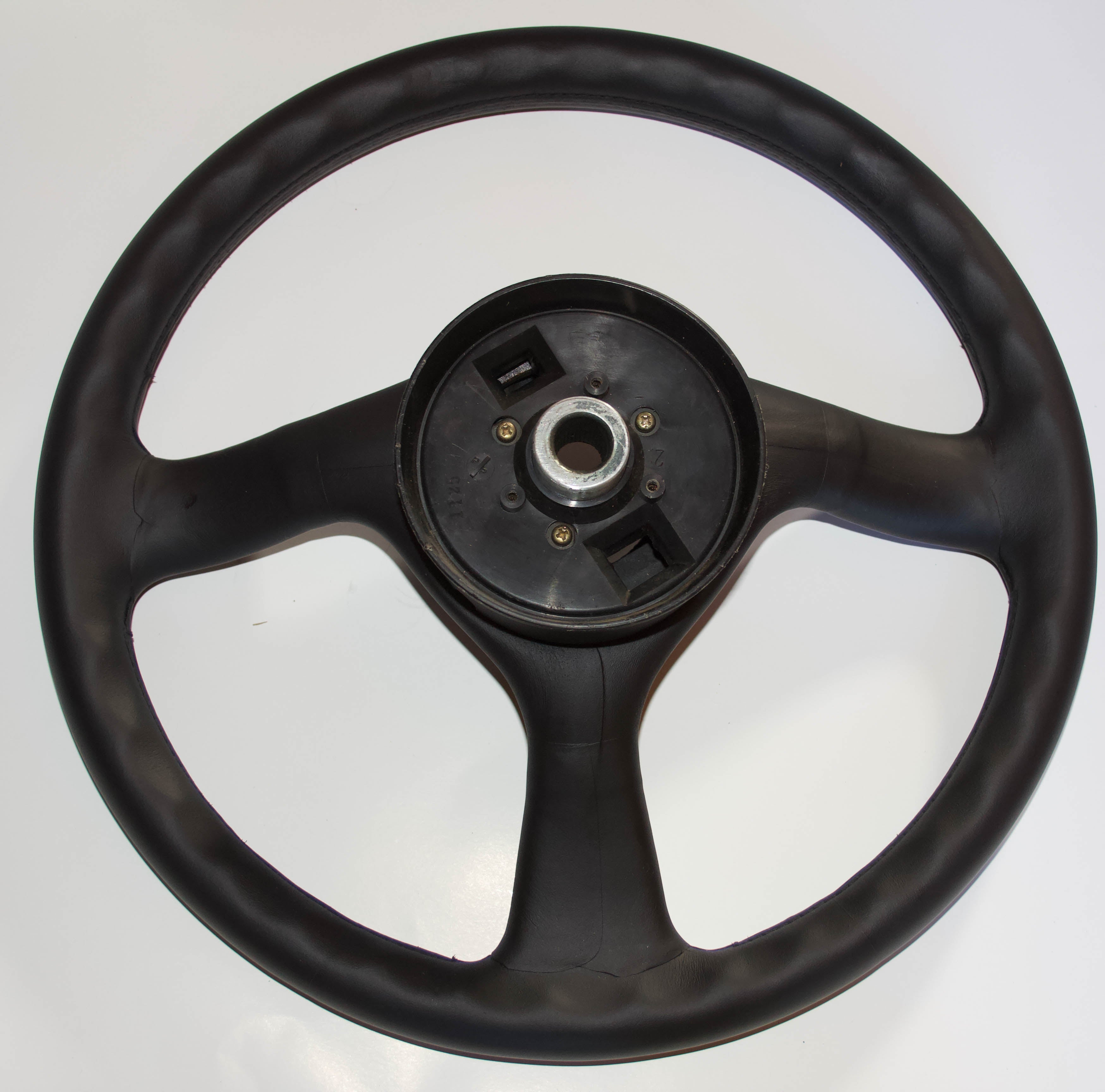 R32 STEERING WHEEL